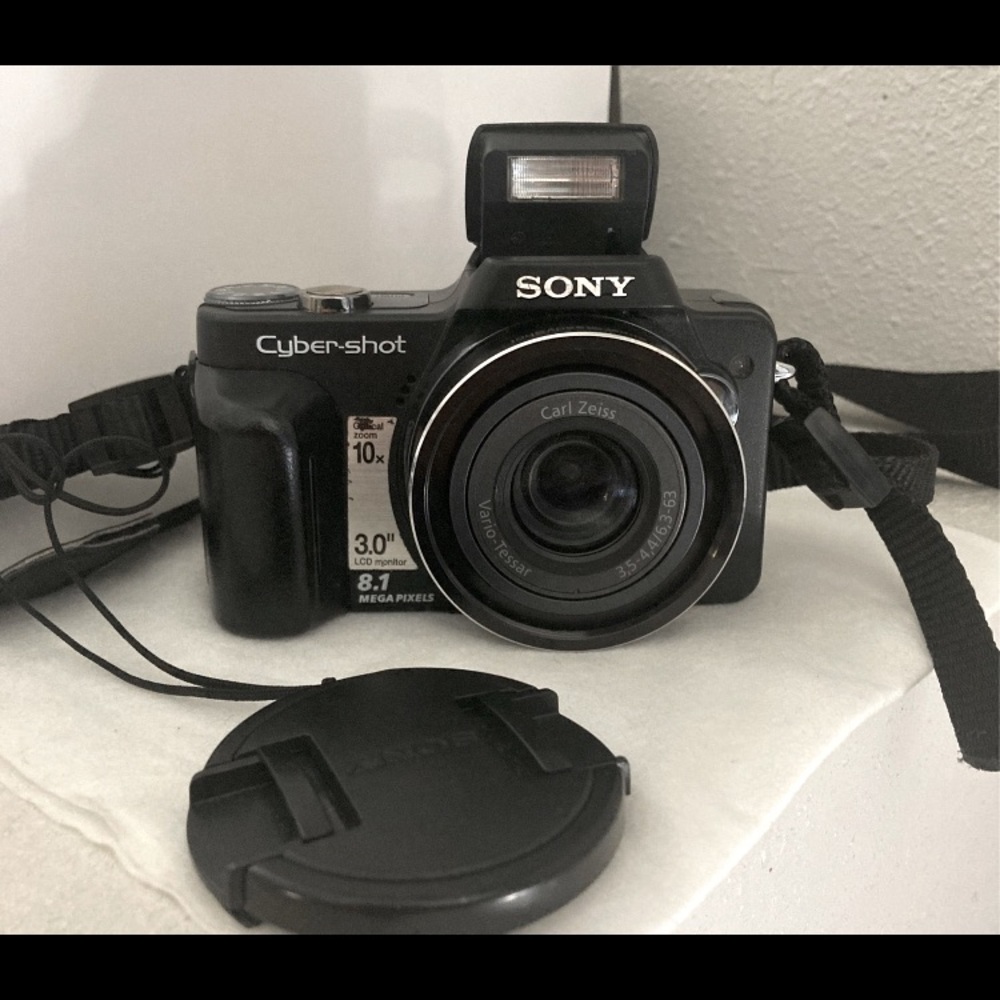 Sony Cybershot photography camera 3 inch screen